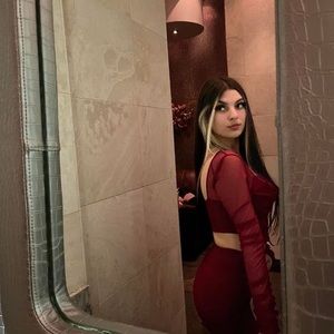 Meet your Posher, Cassandra